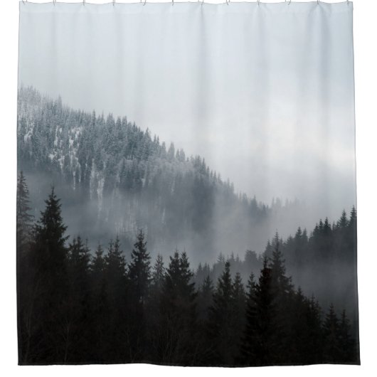 Misty Mountain Forest: Landschaftliche Landschafts Duschvorhang (Vorderseite)
