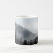 Misty Mountain Forest: Landschaftliche Landschafts Kaffeetasse (Mittel)