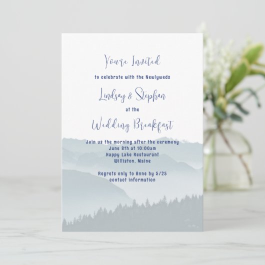 Misty Mountains Wedding Breakfast Einladung (Stehend Vorderseite)