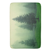 Misty Pine Forest Badematte (Vorderseite Vertikal)