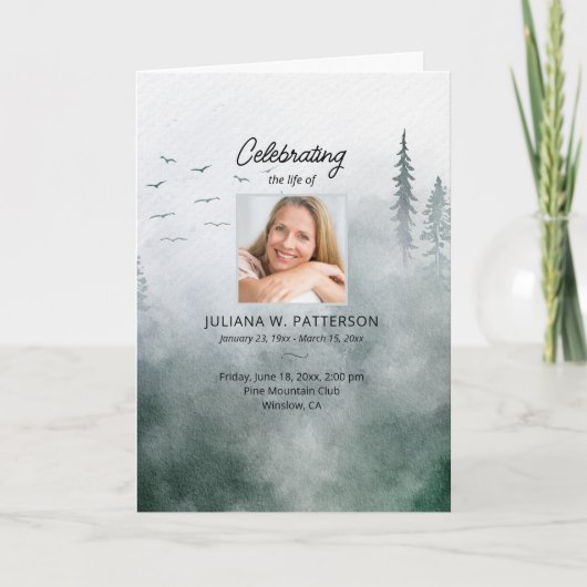 Misty Pine Forest Celebration of Life Funeral Programm (Vorderseite)