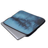MISTY PINE FOREST LAPTOPSCHUTZHÜLLE (Vorne Knopf)