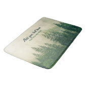 Misty Pine Forest Trees Custom Keepake Badematte (Schrägansicht)
