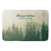 Misty Pine Forest Trees Custom Keepake Badematte (Vorderseite)