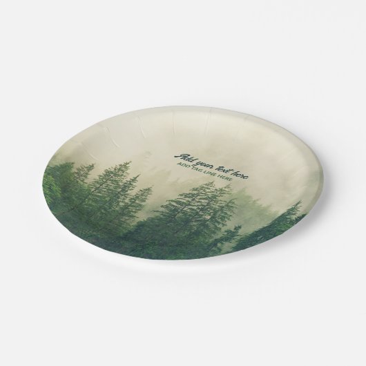 Misty Pine Forest Trees Custom Keepake Pappteller (Schrägansicht)