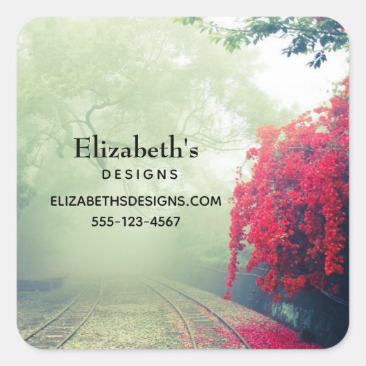 Misty Railroad Tracks Landschaftliches Foto Busine Quadratischer Aufkleber (Vorderseite)