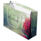 Misty Railroad Tracks Landschaftliches Foto Geburt Große Geschenktüte (Vorderseite Schrägansicht)