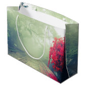 Misty Railroad Tracks Landschaftliches Foto Große Geschenktüte (Rückseite Schrägansicht)