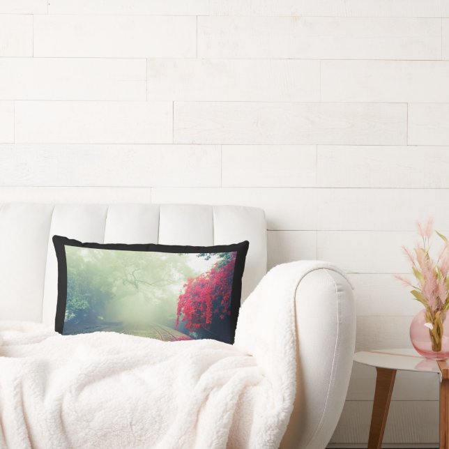 Misty Railroad Tracks Landschaftliches Foto Lendenkissen (Liege)