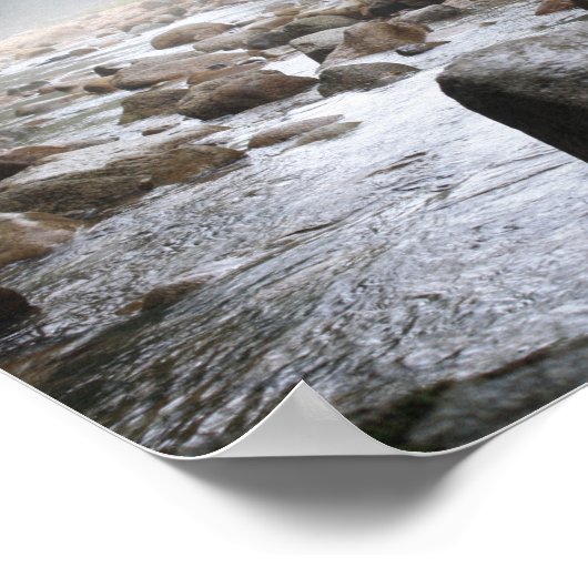 Misty River Rocks Poster (Ecke)
