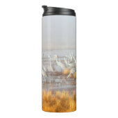 Misty Sandhill Cranes Thermosbecher (Nach rechts gedreht)