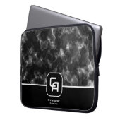 Misty Smoke Monogram Schwarz-weiß Laptopschutzhülle (Vorderseite Links)
