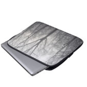 Misty Trees Gray Woodland Laptopschutzhülle (Vorne Knopf)