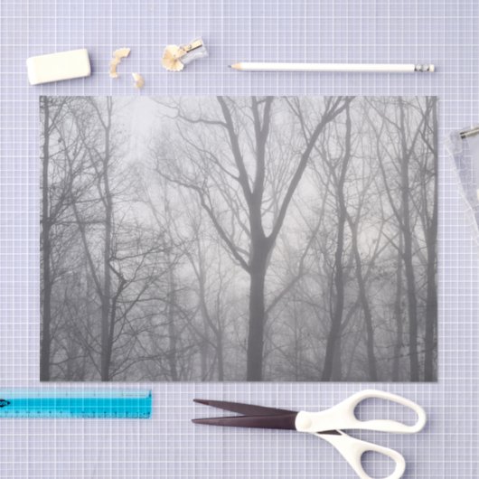 Misty Trees Gray Woodland Seidenpapier (Handwerk)