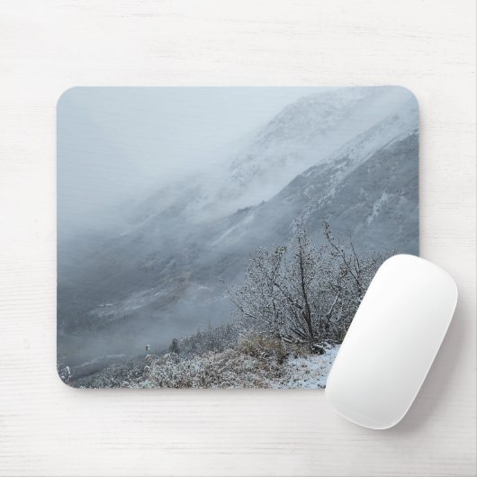 Misty Winter Mountain Valley Mousepad (Mit Mouse)