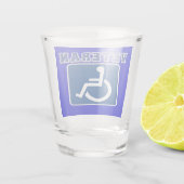 Mit Behinderung behinderter Veteran Schnapsglas (Rückseite)