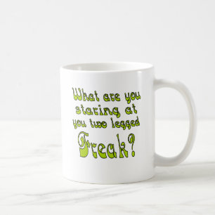 Mit Beinen versehener Freak zwei Kaffeetasse