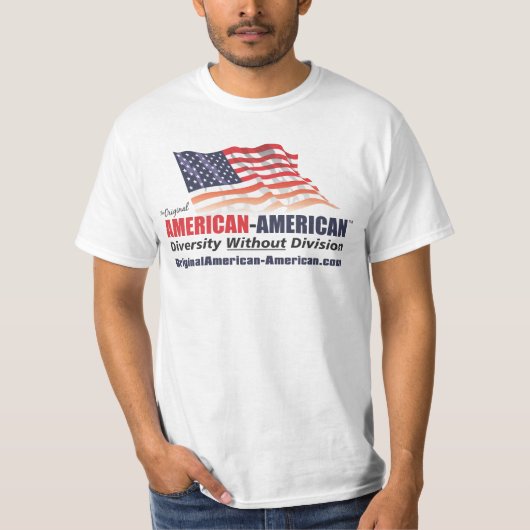 Mit Bindestrich geschriebenes amerikanisches Shirt (Vorderseite)