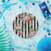 Mit Blumen auf verwittertem schwarzem Streifen Pappteller (Party)