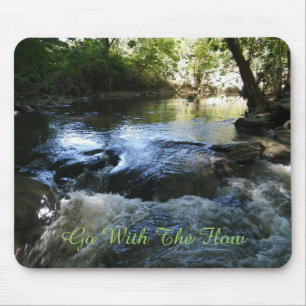 Mit dem Fluss gehen Mousepad