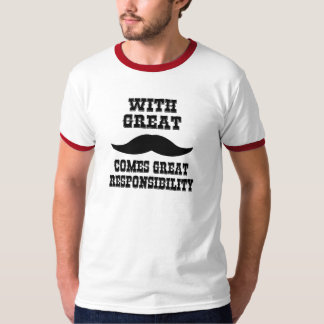 Mit dem großen Schnurrbart kommt große T-Shirt