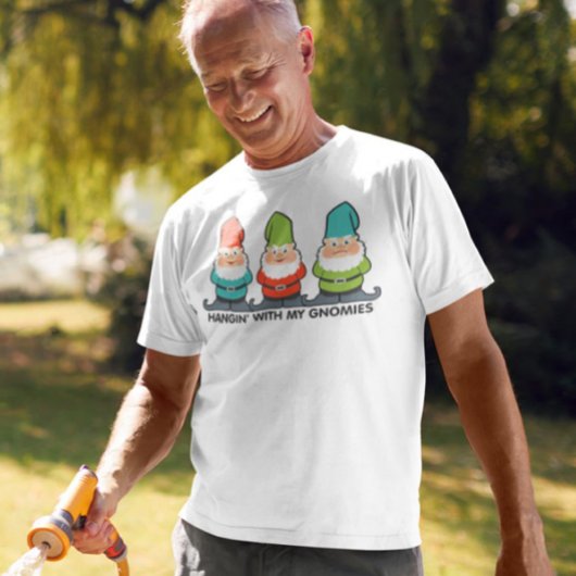 Mit dem T - Shirt meiner Gnomen Homies