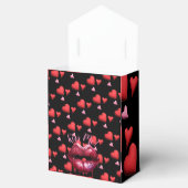 Mit dem Text "Kiss Me" nass rosa Lippen überwinden Geschenkschachtel (Geöffnet)