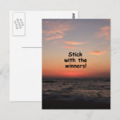 "Mit den Gewinnern zusammenhalten" Postkarte (Vorne/Hinten)