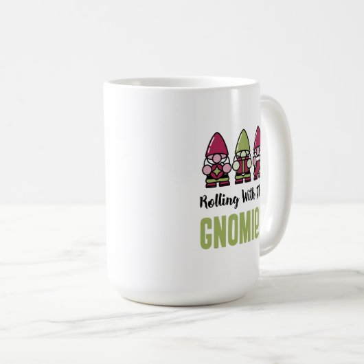 Mit der Tasse des Gnomen-Kaffees rollen (VorderseiteRechts)