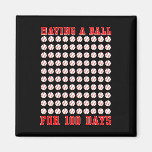 mit einem Ball für 100 Tage der Schule 100. Baseba Magnet