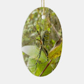 Mit einem Band versehene Keramikornament (Rechts)