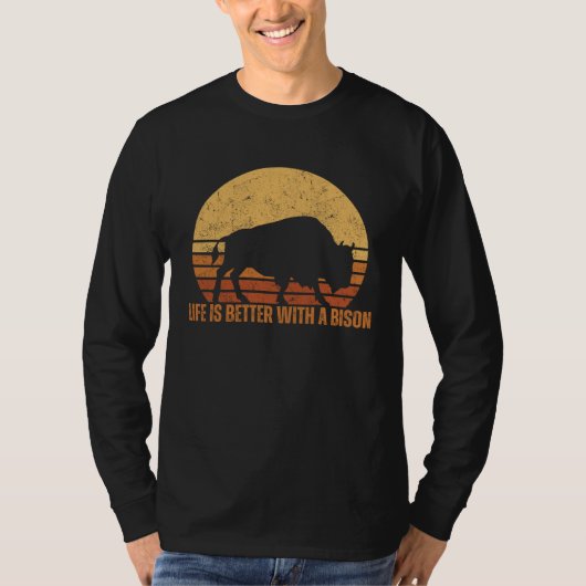 Mit einem Bison Büffel T-Shirt (Vorderseite)