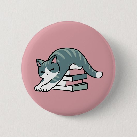 Mit einem Buch und einer Katze aufgerollt - Gemütl Button (Vorderseite)
