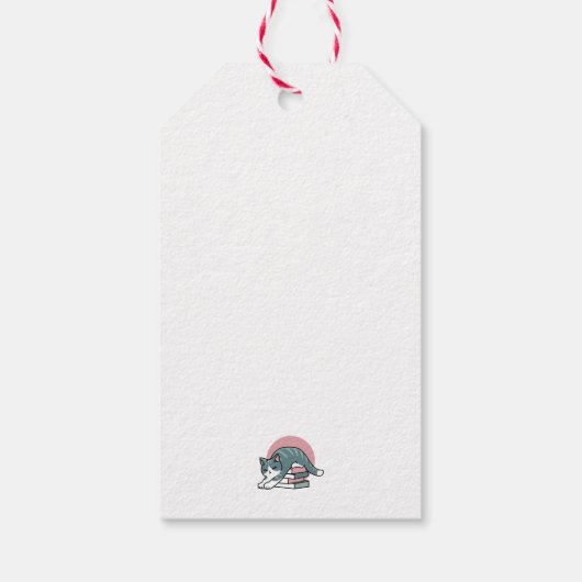 Mit einem Buch und einer Katze aufgerollt - Gemütl Geschenkanhänger (Rückseite)