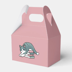 Mit einem Buch und einer Katze aufgerollt - Gemütl Geschenkschachtel