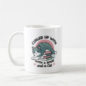 Mit einem Buch und einer Katze aufgerollt - Gemütl Kaffeetasse (Links)
