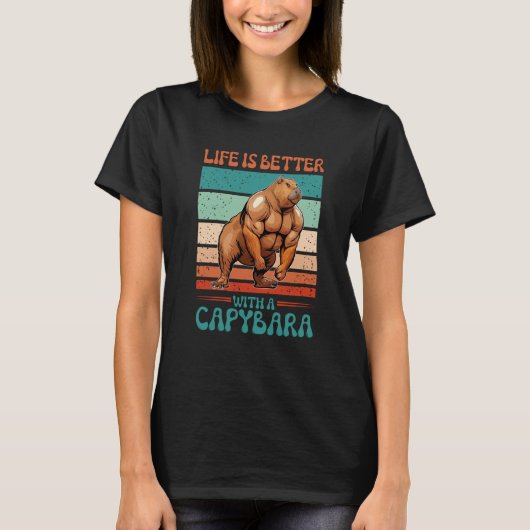 Mit einem Capybara Fitness Bodybuilder T-Shirt (Vorderseite)