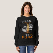 mit einem Erdmännchen Sweatshirt (Vorne ganz)