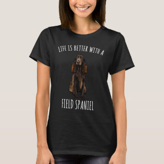 Mit einem Feldspanelhund T-Shirt