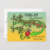 Mit einem guten Buch aufrollen Postkarte (Vorne/Hinten)