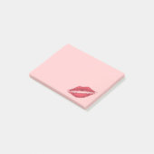 Mit einem Kiss Post-Sein versiegelt Post-it Klebezettel (angewinkelt)