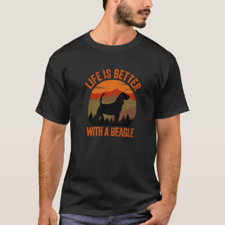 Mit einem Vintagen Beagle T-Shirt