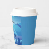 Mit einem Weihnachtsbaum die Straße hinunter fahre Pappbecher (Links)