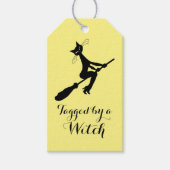 Mit einer Hexe versehen, Katze auf Broomstick Geschenkanhänger (Vorderseite)