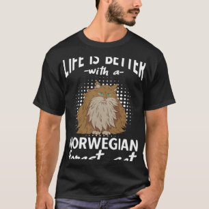 Mit einer norwegischen Waldkatze T-Shirt