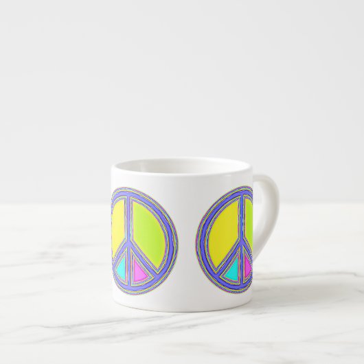 Mit Farben ausgefülltes FRIEDENSzeichen 1 Espressotasse (Vorderseite Rechts)