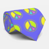 Mit Farben ausgefülltes FRIEDENSzeichen 1 Krawatte (Gerollt)