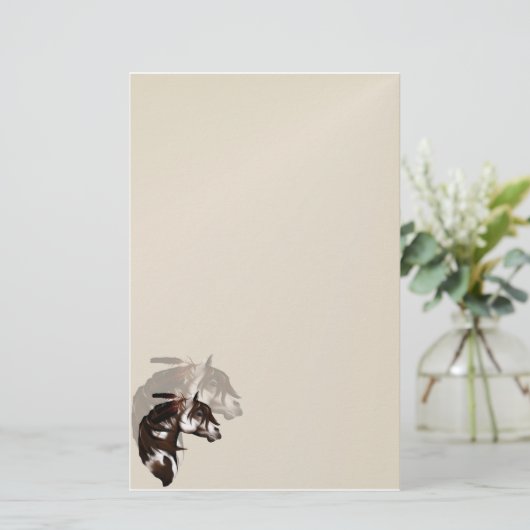 Mit Federn versehenes Farben-Pferd Briefpapier (Stehend Vorderseite)