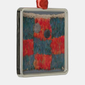 Mit Federn versehenes Kap Silbernes Ornament (Rechts)