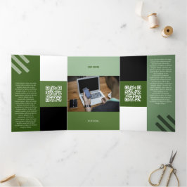 Mit freundlichen Grün platzierte QR-Codes Dreifach Gefaltete Karte